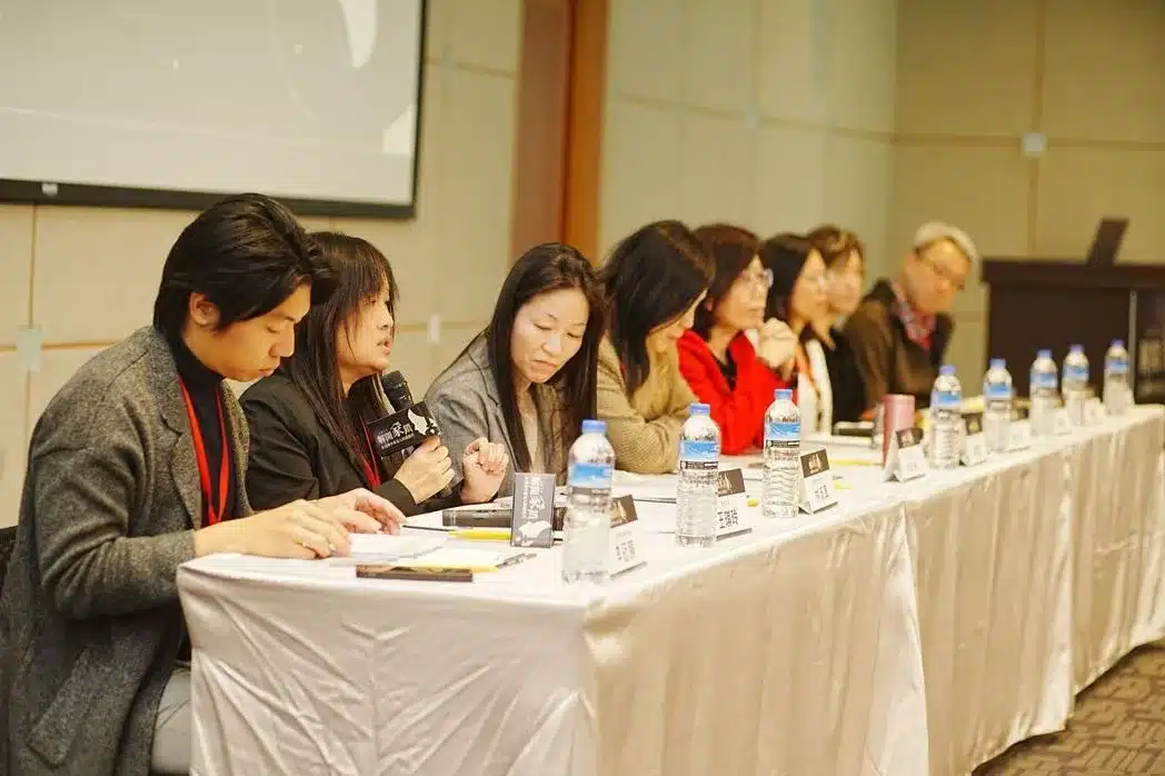 台灣也思服務學習協會解開家鎖論壇在反映中看人的能動性